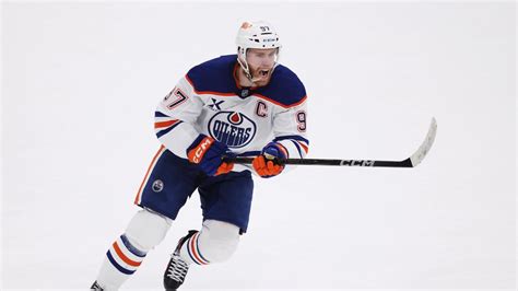 Connor McDavid po strelení gólu