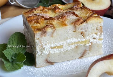 Vrstvená jablkovo-tvarohová žemľovka pripravená na dopekanie