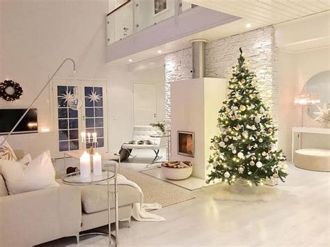 Útulný hotelový interiér s vianočnou výzdobou v Prahe