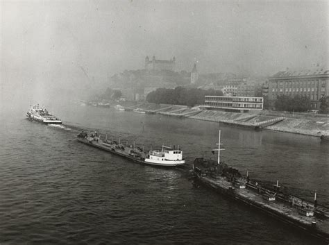 fotografia lode na Dunaji