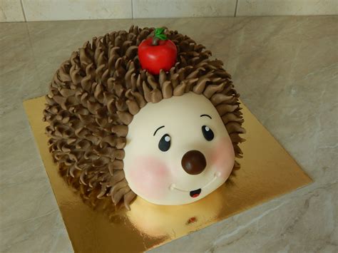 Tematické foto: Rozkrojená torta Ježko Jožko