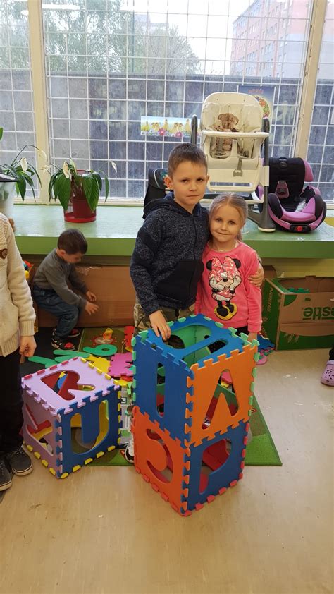 deti hrajúce sa v detskom kútiku penziónu