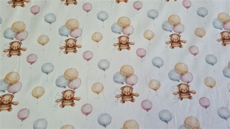 Inšpirácia na pozadie do fotokútika s balónmi a svetelnými reťazami