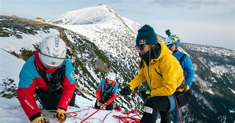 Ilustrácia skialpinistu v horách
