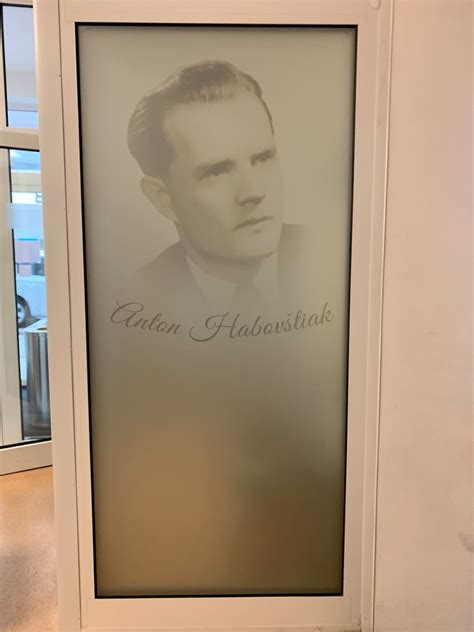 Fotografia Antona Habovštiaka pri práci alebo portrét