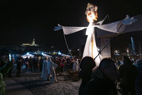foto zapaľovania adventných sviec v Topoľčanoch