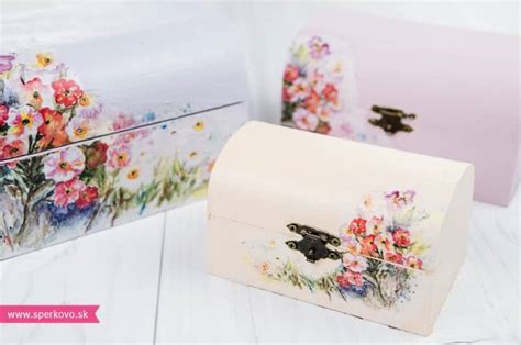 kreatívne foto s ukážkou dekupáže na rôzne povrchy s ryžovým papierom