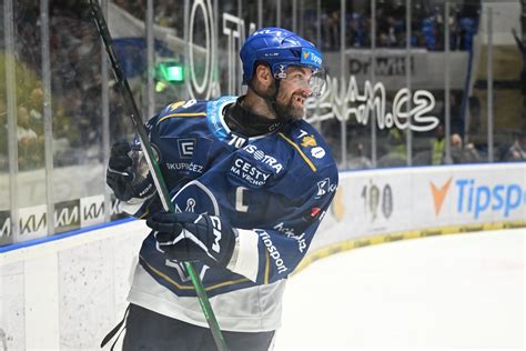 Hokejista Radek Smoleňák mimo ľadu