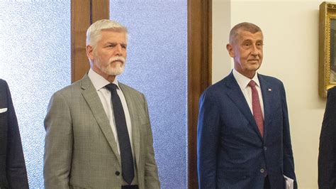 schéma interakcie medzi novozvoleným prezidentom, vládou a verejnosťou