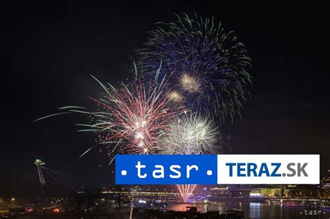 Tematické foto novoročných osláv alebo ohňostroja