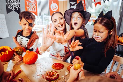 ilustračné foto: Halloween oslava s deťmi a dospelými