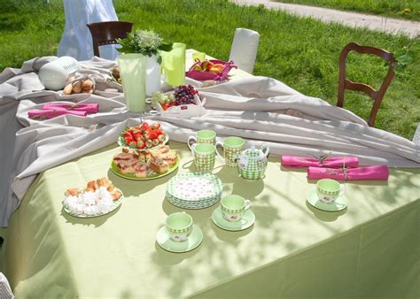 foto: tematicky prestretý halloweensky stôl