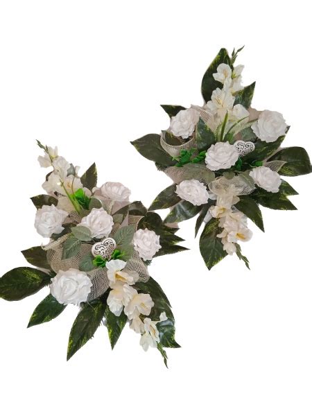 Ilustrácia rôznych tematických čokoládových sád (náradie, elektronika, kvety)