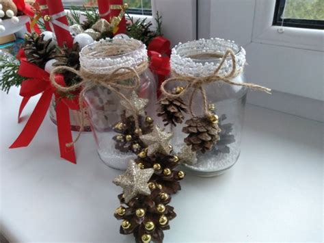 Vianočné ozdoby zo šišiek a sušených citrusov