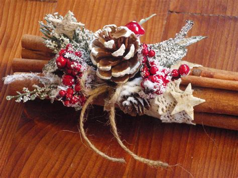 Voňavá vianočná dekorácia zo škorice a rozmarínu