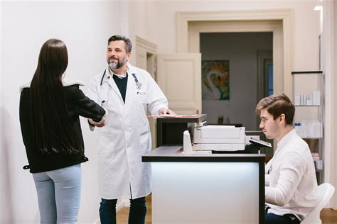 ilustrácia rukou písaného listu alebo personalizovanej svadobnej karty