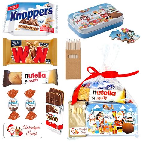 Kolekcia malých praktických darčekov ako sú gumičky, nálepky, malé figúrky a zdravé sladkosti.