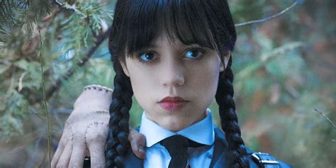 Náčrt kostýmu Wednesday Addams