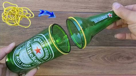 Názorný postup rezania sklenenej fľaše horiacou niťou.