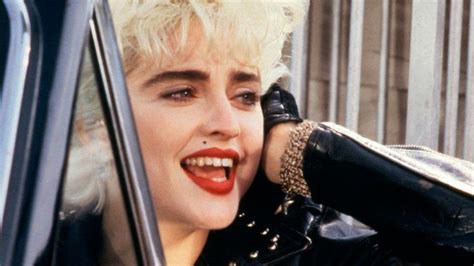 Speváčka Madonna na snímke z filmu Kto je to dievča? z roku 1987