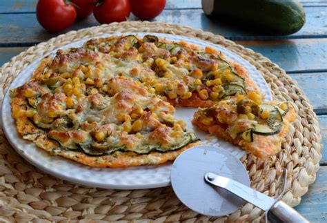 Vegetariánska pizza bez múky s čerstvou zeleninou