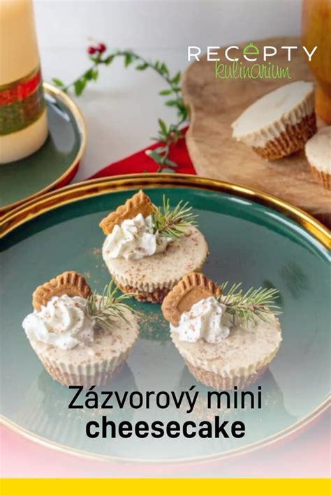 Fotografia čučoriedkových mini cheesecakov
