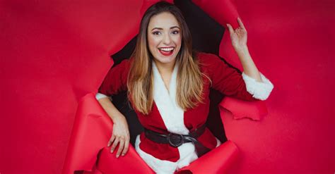 Tematické foto dámskeho kostýmu Santy