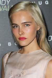 Fotografia otca a dieťaťa pri rybolove