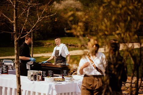 Ilustračné foto: svadobný catering v prírode