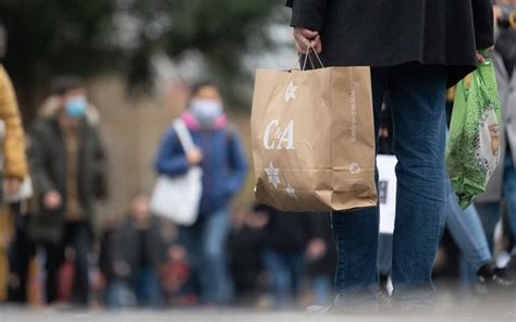 ilustračné foto vianočných nákupov