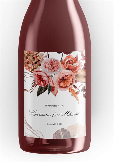 Nápadité etikety na fľaše s alkoholom, koláž