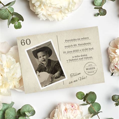 kolekcia narodeninových gratulácií a darčekov pripravených na oslavu