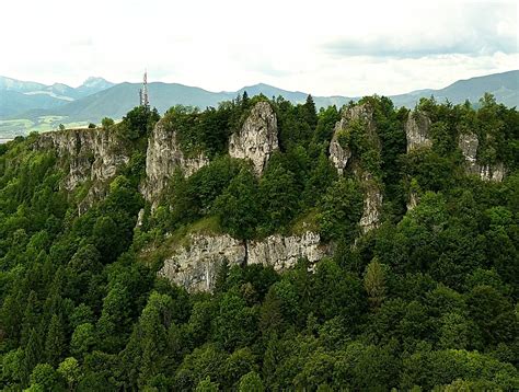 ilustračná schéma archeologického náleziska Tupá skala