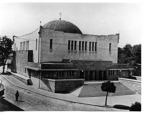 Fotografia modernej elektroniky určenej pre mužov.