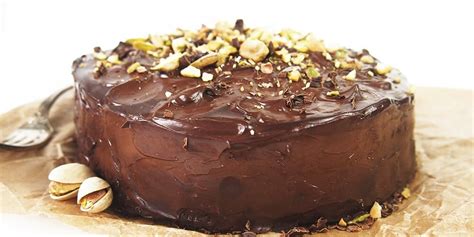 bezlepková čokoládová torta s pistáciami a mandľami, detail zdobenia