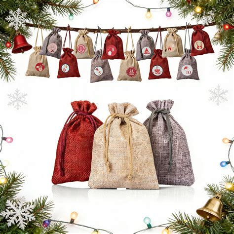 fotografia rôznych DIY adventných kalendárov (vrecúška, krabičky, rožky)