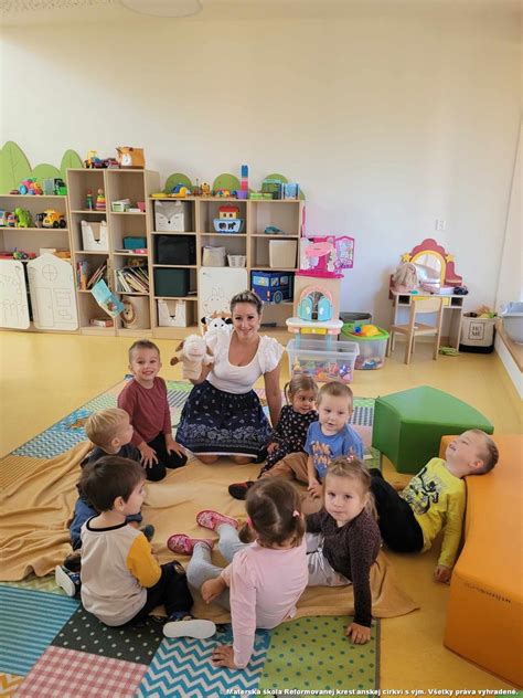 Ilustračné foto: Materská škola plná detí hrajúcich sa
