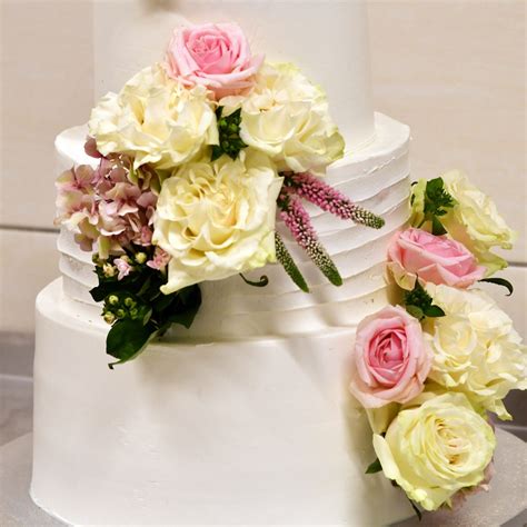 Tematické foto: svadobná torta pre hokejistu