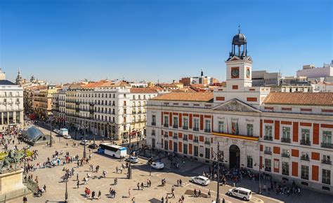 Námestie Puerta del Sol v Madride počas silvestrovských osláv