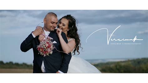 Ilustračná fotografia páru, ktorý si užíva svadobný deň.