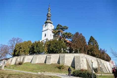 panoramatický pohľad na historický prepozitúrny kostol Narodenia Panny Márie v Novom Meste nad Váhom