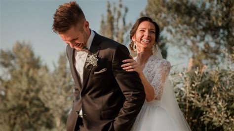 Agnesa Čírová a Zoli Tóth ako novomanželia, svadobná fotografia