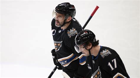 Infografika štatistík a historických míľnikov Petra Bondru v NHL