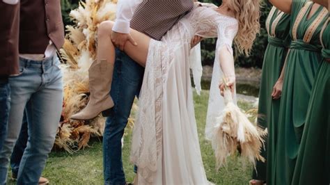 Ilustrácia Popolušky v svadobných šatách