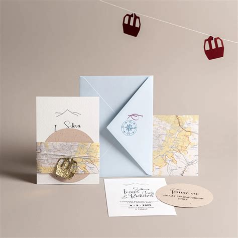 Ilustrácia obálky s peniazmi a svadobným pozvaním