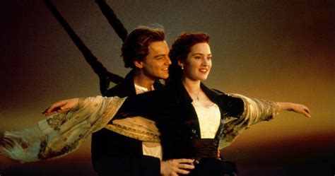 Scéna z filmu Anjel: Bohatá výprava a farebnosť dobového Anglicka