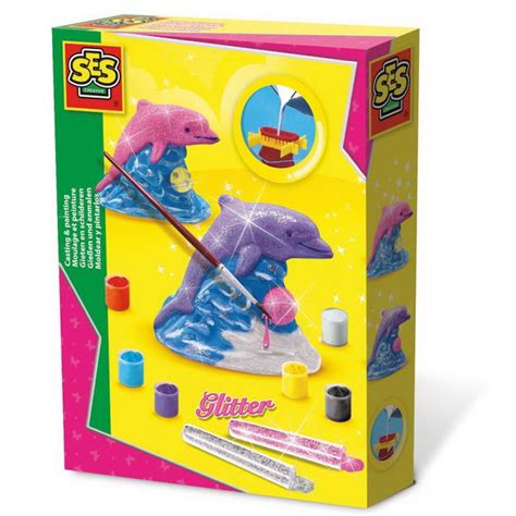 Ukážka rôznych techník - sadrový odliatok, mydlo a figúrka zo samotvrdnúcej hmoty v tvare psíka.