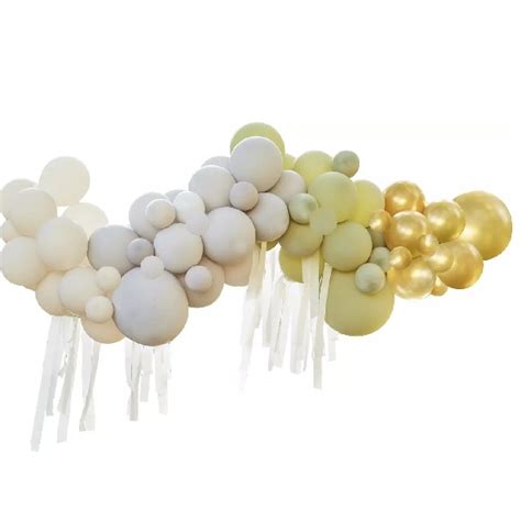 moderný balónový oblúk v slávnostných farbách