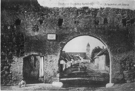 Historické foto: Kolumbárium mestského cintorína v Košiciach krátko po dostavaní, rok 1938