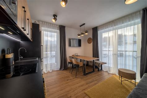 Fotka interiéru svadobnej sály Bašty Pajštún